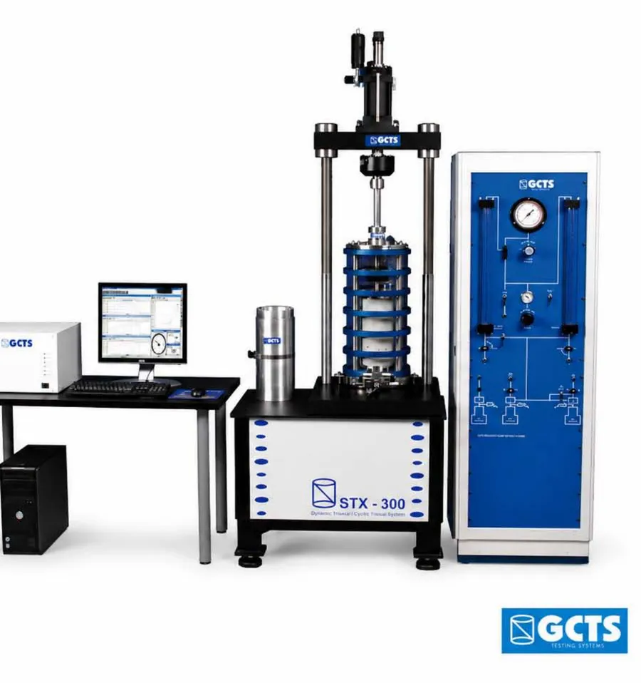 Materials testing apparatus with digital display